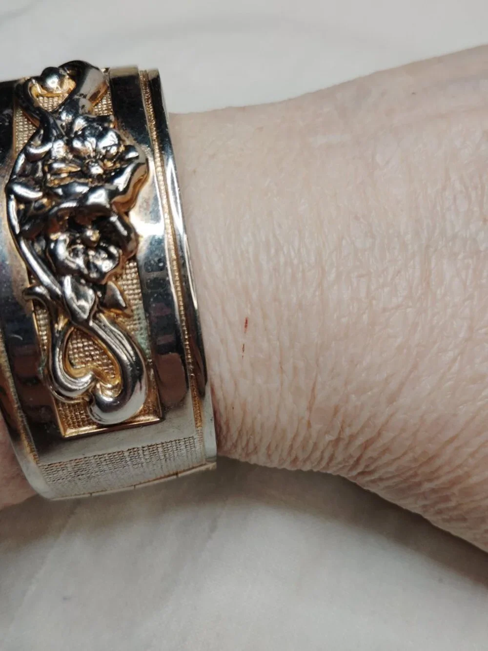 N/A elegant vintage